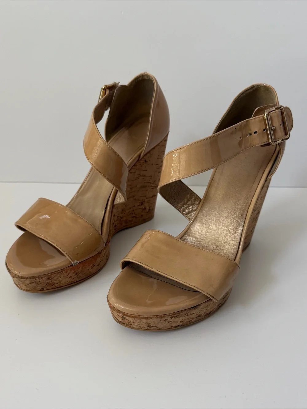 Stuart Weitzman Oneliner Patent Leather Cork Wedges in Adobe Aniline, Size 8